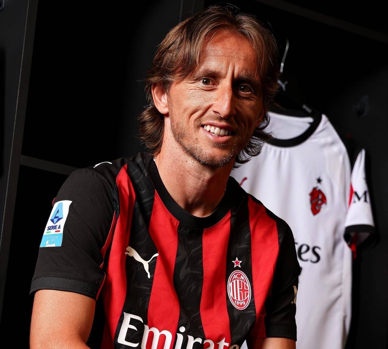 《月圆之夜》x《霓虹深渊：无限》联动：镜中世界与霓虹深渊相逢