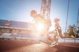 2015 年回顾：纽约大都会队投手德格罗姆在全明星赛中仅用 10 球便三振了美联所有打者